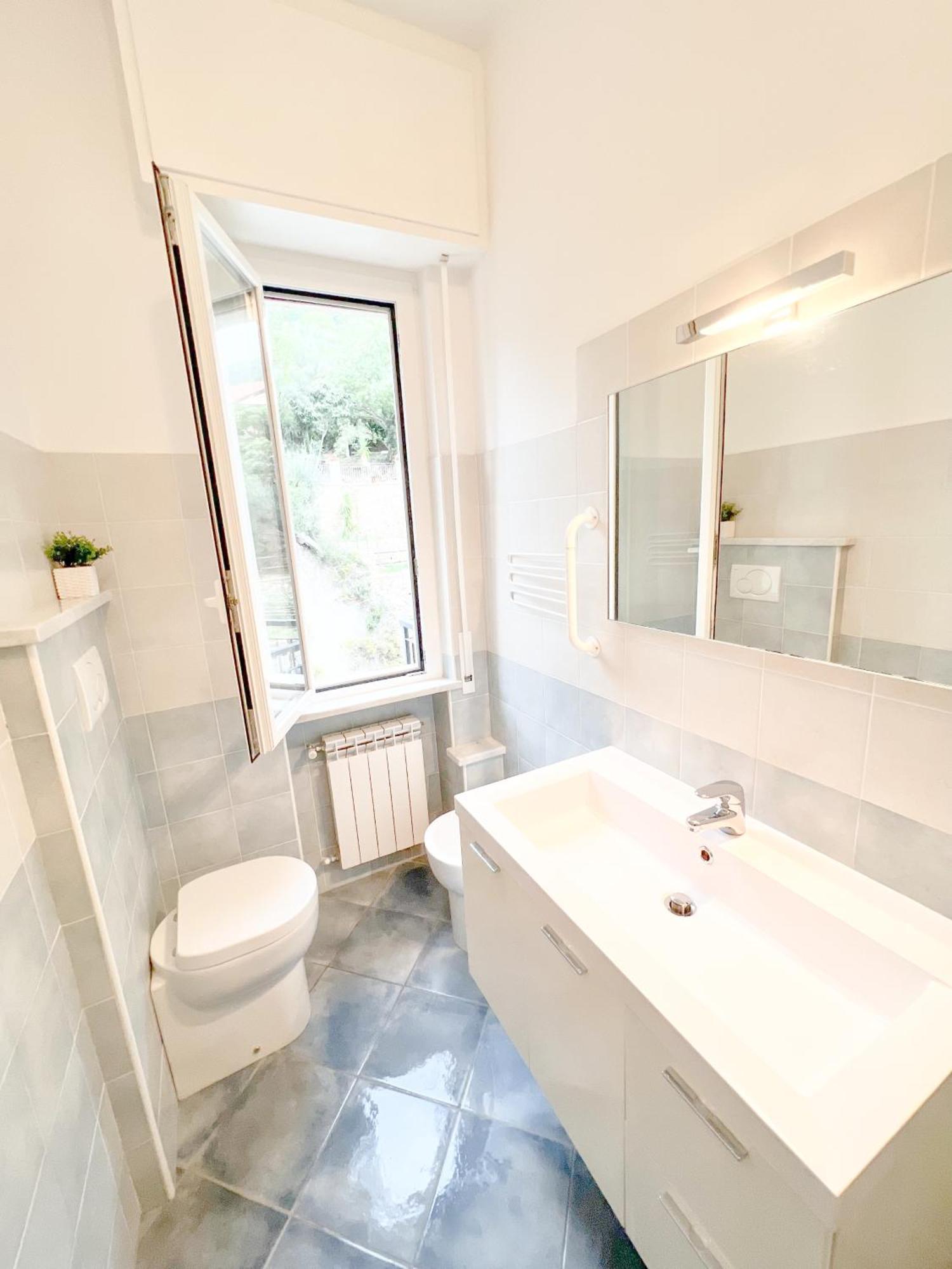 A 5 Minuti Dal Mare - Dolphin Beach House Spotorno Exteriér fotografie